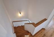 Neuwertige Doppelhaushälfte mit Carport und PV-Anlage in Reichersdorf