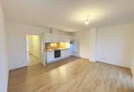 Lichtdurchflutete 2-Zimmer-Wohnung mit neuer Küche - Loggia in den Innenhof - direkt beim Enkplatz!