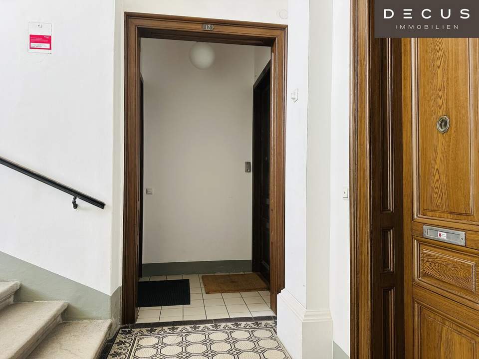 CHARMANTES ALTBAUBÜRO