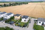 Charmantes Einfamilienhaus mit Nebengebäude und Doppelcarport – Ihr neues Zuhause wartet!