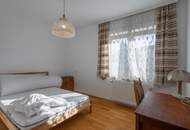 Kärntner Wohncharme in Seenähe – 5-Zimmer-Wohnung mit Kachelofen & Balkon