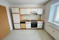 Praktische 2‑Zimmer‑Wohnung mit Einbauküche und Stellplatz