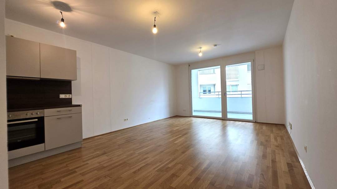 Neubauwohnung mit großer Loggia / Deckenkühlung / 1.OG // Ab JULI!!