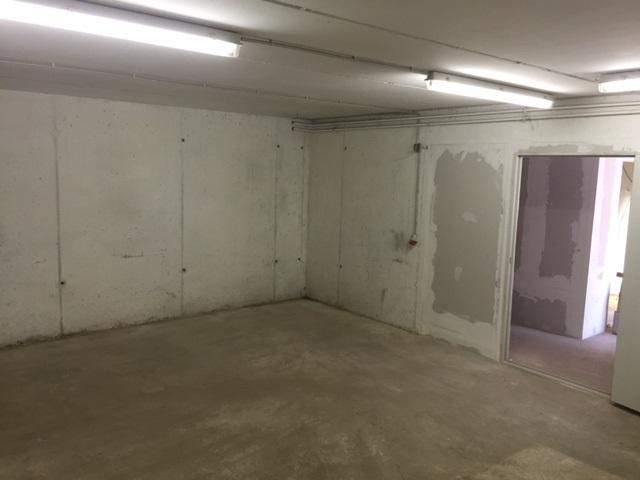Lager. Storage Room. Ebenerdige Zufahrt.