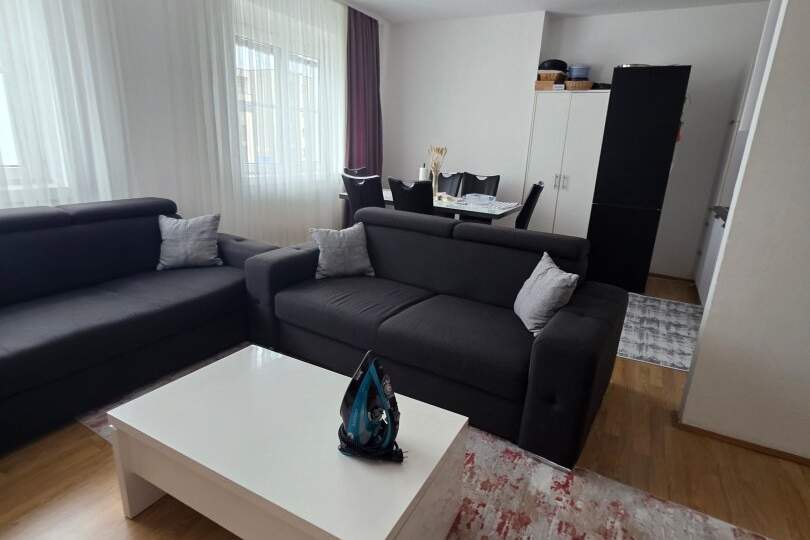 Charmante 2-Zimmer-Wohnung in bester Lage am Hauptplatz Traun, Wohnung-miete, 867,76,€, 4050 Linz-Land