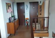 Zweifamilienhaus mit Nebengebäuden und großem Grundstück – vielseitiges nutzbares Anwesen in sonniger Ruhelage