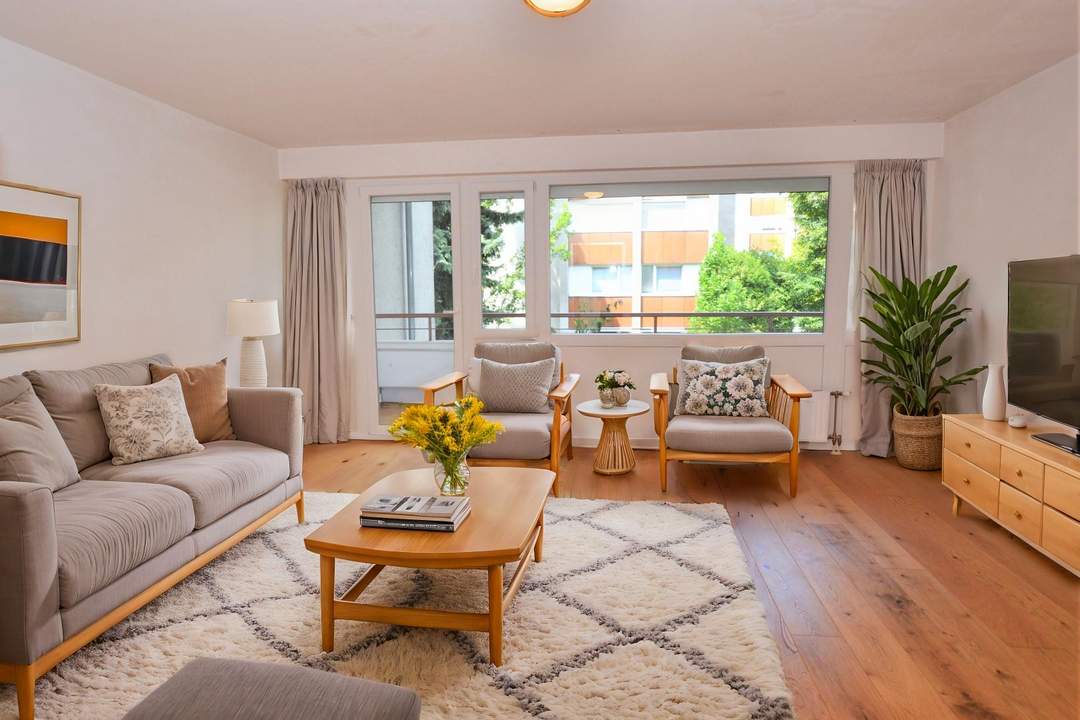 Geräumige 4-Zimmer-Wohnung mit Loggia: Top Lage &amp; Preis-Leistung!