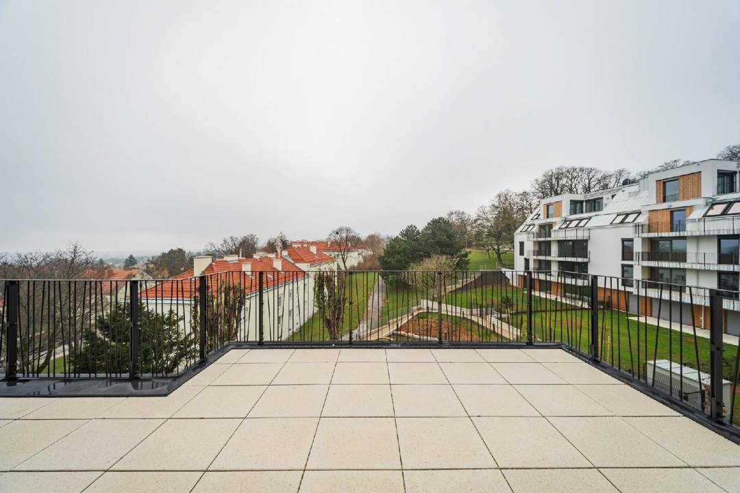 STOCK IM WEG - "Erstbezug mit Stil - 4 Zimmer mit Südterrasse, Fitness & Garage"