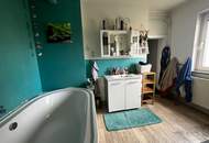 Ein ruhiger Rückzugsort mit Möglichkeiten – zwei Wohnhäuser auf großzügigem Grund