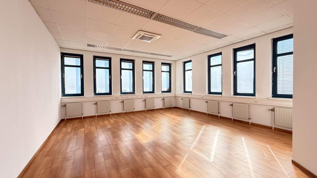 Hochwertige Bürofläche in gefragter Lage mit Garage und U-Bahn-Anschluss