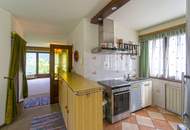 Idyllisches Landhaus in Wohnsiedlung am Waldesrand mitten im Triestingtal, südliches Bergland vor Wien