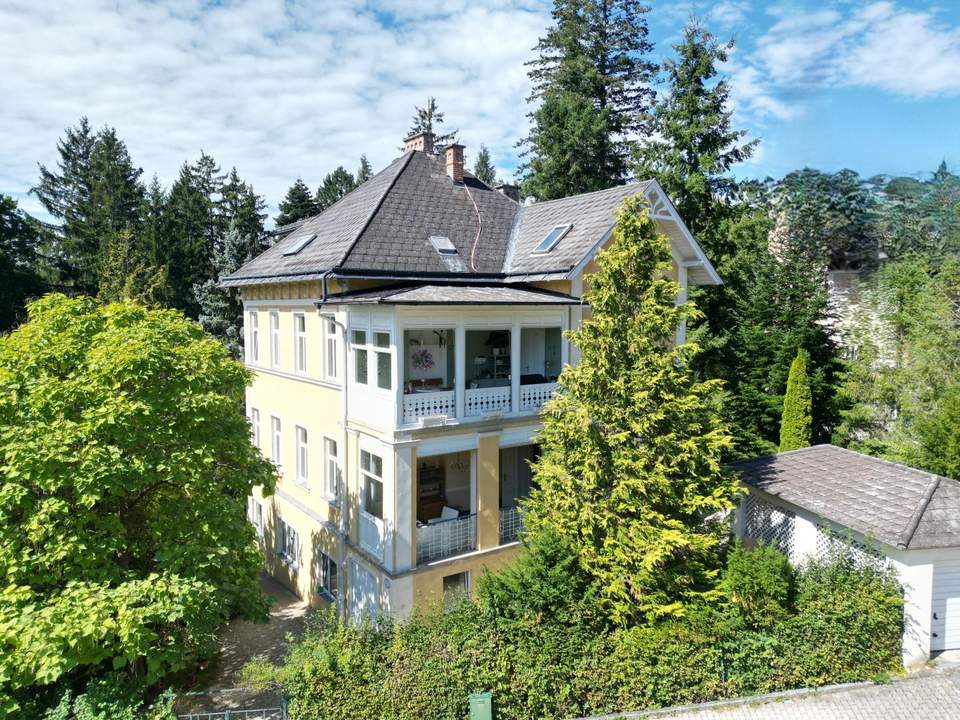 HISTORISCHE WIENERWALDVILLA IN BESTER LAGE MIT ALTBAUFLAIR