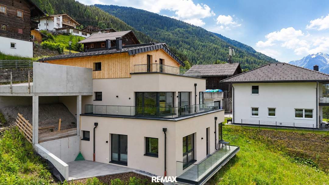 Luxuriöses 2-Zimmer-Apartment mit Privatparkplatz und unvergleichlichem Ausblick in See (Top 3)
