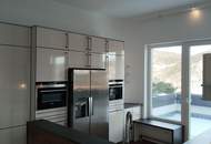 Exklusives Penthouse mit Hotelambiente – Hallenbad, Spa-Bereich, Partykeller und uneinsehbarer Dachterrasse