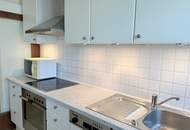 Südstadt: helle 2-Zimmer-Wohnung mit Loggia