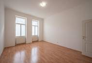 ++KLNB121++ Renovation Opportunity: Well-Located 2-Room Apartment with Airbnb Potential