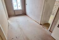 Noch keine Schönheit – aber viel Potenzial! Raumwunder - Selbst Gestalten! Sanierungsbedürftige Altbauwohnung! U-Bahn ums Eck + Traumhaft renoviertes Altbauhaus + Optimalste Infrastruktur und Anbindung!