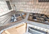 GÜNSTIGE, HOFSEITIG RUHIGE ZWEIZIMMER-ALTBAUWOHNUNG BEIM REUMANNPLATZ