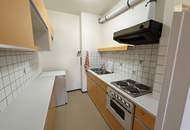 Gut geschnittene 1-Zimmer-Wohnung mit Loggia und Entwicklungspotenzial