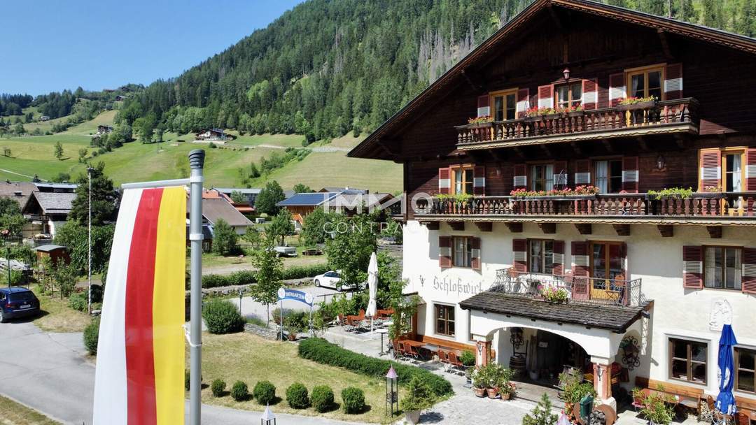 Hotel-Ensemble mit Luxus-Chalets am Tor zum Großglockner