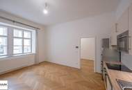 Kleeblattgasse 7: gepflegte 2 Zimmer Altbauwohnung mit separater Küche in perfekter Innenstadtlage (ab sofort)