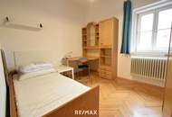 Voll möblierte Wohnung mit 3 Schlafzimmern, Küche und Parkplatz in zentraler Lage! WG tauglich!