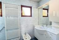 Zweifamilienhaus in ruhiger Alleinlage mit hervorragender Raumaufteilung und modernisiertem Erdgeschoss