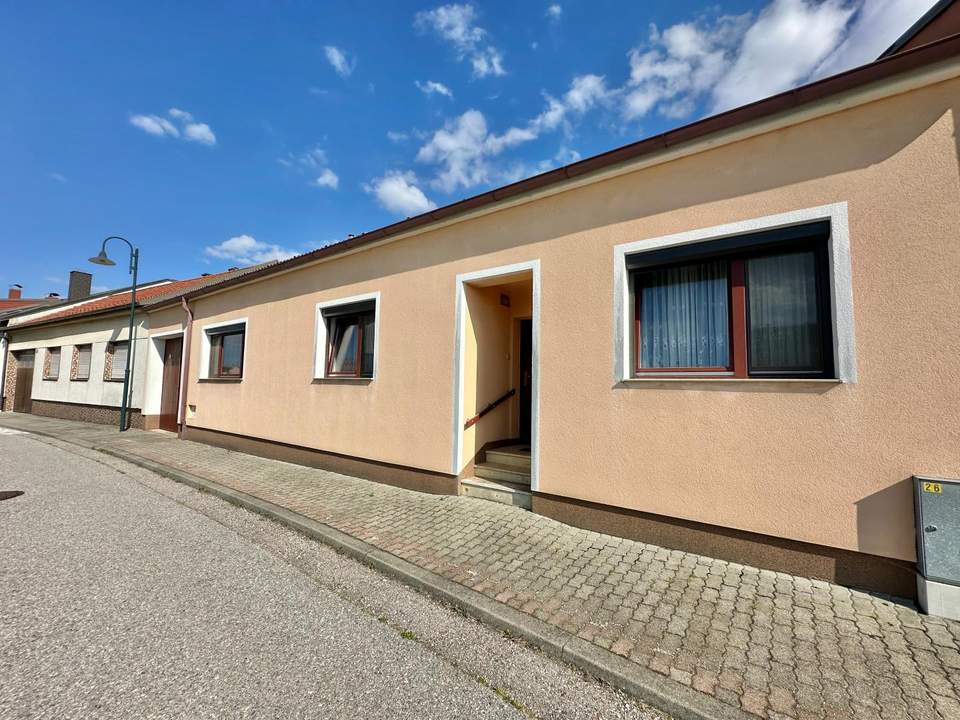Landhaus mit großem Garten und Garage!
