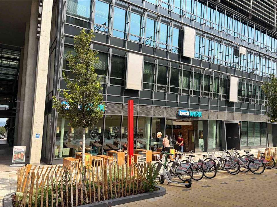 Gastro-Light-Gelegenheit mit Außenbereich im RIVERGATE zu mieten