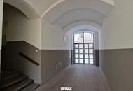Stilvolle 3-Zimmer-Altbauwohnung mit Balkon in zentraler Lage