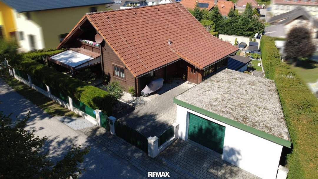 Stilvolles Einfamilienhaus mit Pool und liebevoll gestaltetem Garten in Tausendblum