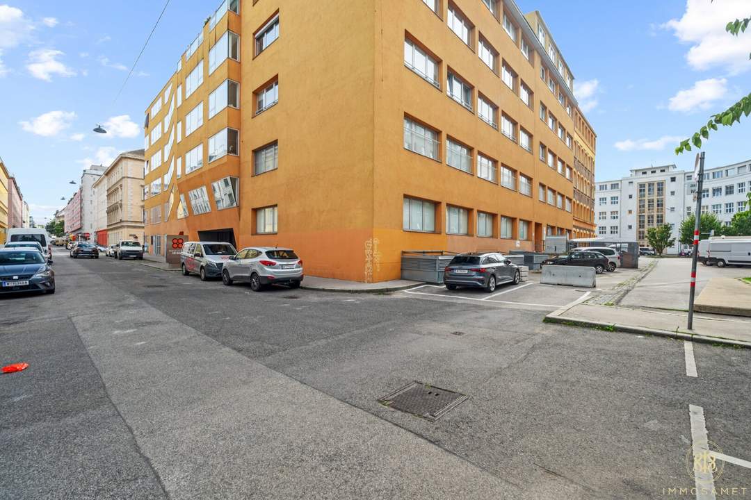 Erstbezug nach Renovierung | Großzügig angenehmes Büro im 2. OG