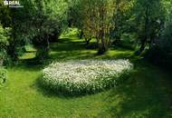 Geräumiges Wohnhaus mit schönem Garten