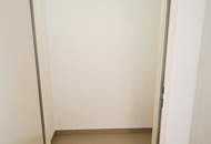 UNBEFRISTET, HOLBEINGASSE, sonnige 60 m2 Altbau, 2 Zimmer, Komplettküche, Wannenbad, Parketten, 1. Liftstock