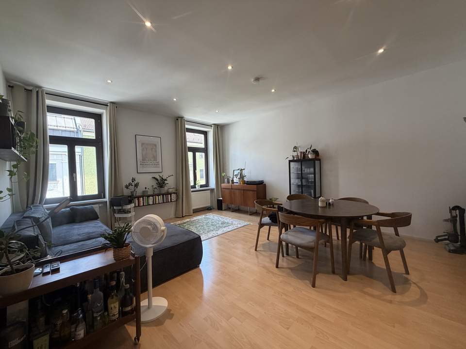 Toll geschnittene 2-Zimmer-Wohnung in bester Lage von Saggen!