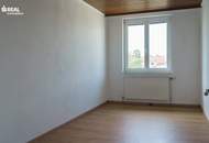 Wunderschöner Ausblick und Ruhelage - DG mit 64m², 2 Zi plus Wohnküche laufend saniert!