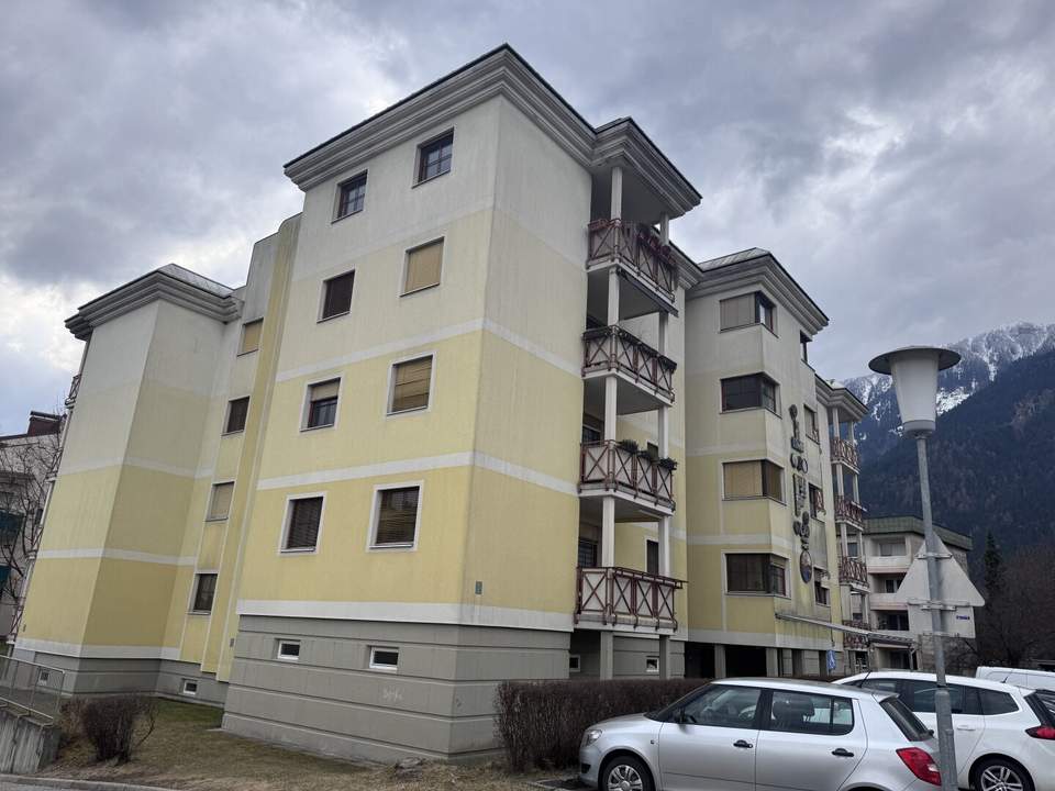 Attraktive 3-Zi-Wohnung mit Loggia und Tiefgarage nähe des Zentrums von Spittal an der Drau!