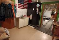 Vielseitiges Wohnhaus mit großzügigem Hof und Nebengebäuden