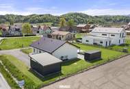 Moderner Town &amp; Country Bungalow mit Pool, Carport und großzügigem Eigengrund in sonniger Lage
