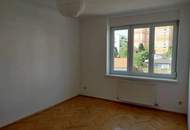 Zentrale 4-Zimmer-Wohnung mit Balkon und perfekter Infrastruktur