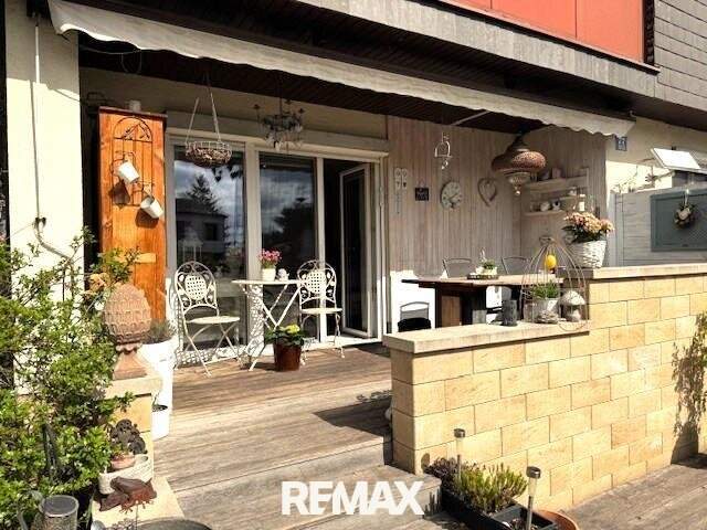 "Renovierte Doppelhaushälfte mit Keller & Garage!"