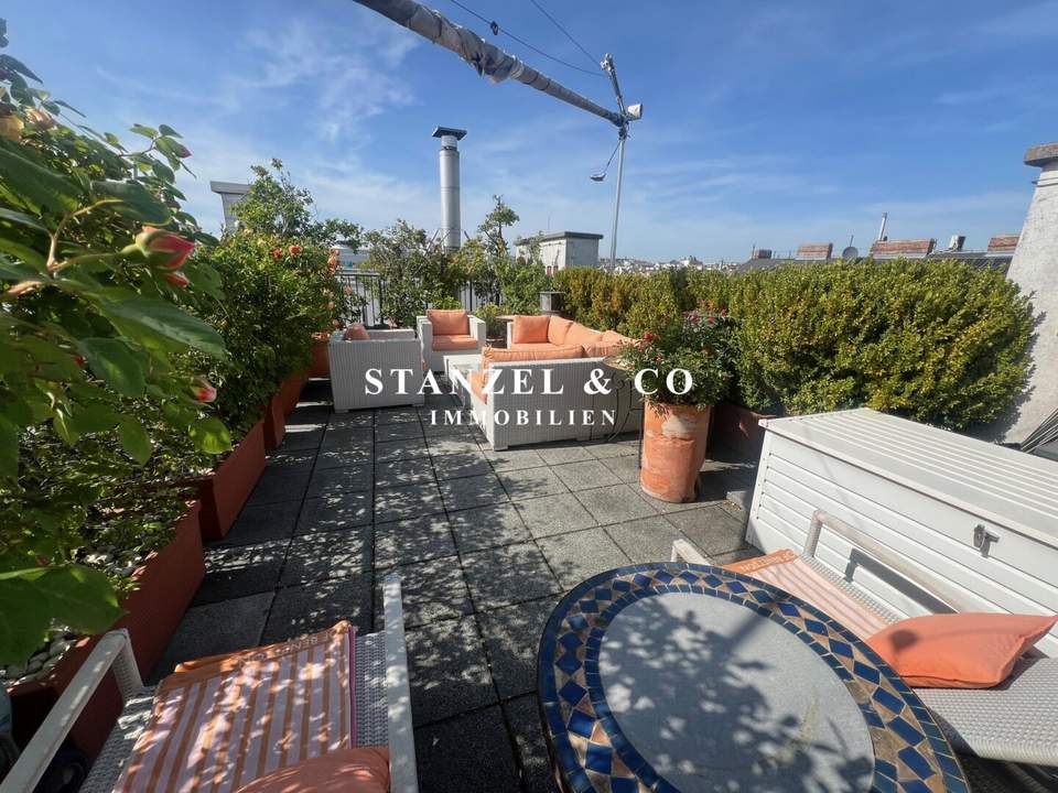 MODERNES DACHGESCHOSS MIT HERRLICHEM WIEN- &amp; FERNBLICK