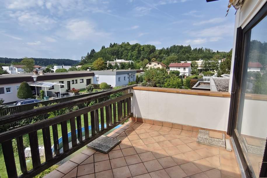 DB IMMOBILIEN | Sanierungsbedürftige 4-Zimmer-Wohnung mit südseitiger Terrasse und traumhaften Ausblick!, Wohnung-kauf, 229.000,€, 9020 Klagenfurt(Stadt)