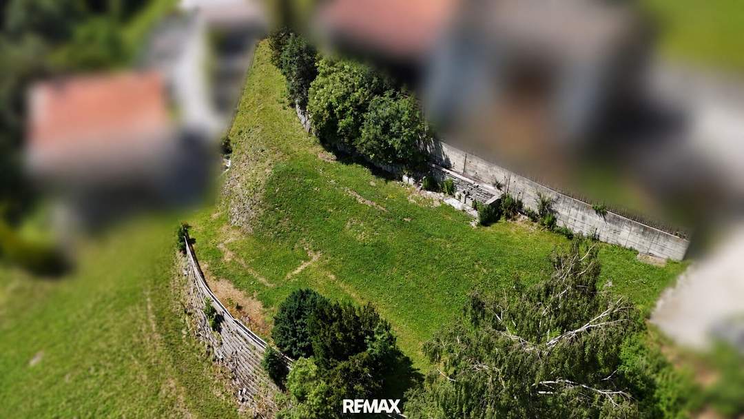 Exklusives Baugrundstück in Strengen – Seltene Gelegenheit im Tiroler Alpenraum!