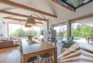 Stadtnahe High-End Villa mit unverbaubarem Naturblick & Infinity-Pool!