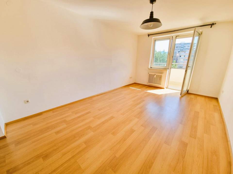Top Lage: Attraktive 2-Zimmer-Wohnung mit Lift und Sonnenbalkon