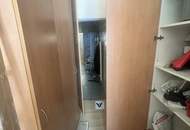 Prestigehaus Sanierungsbedürftige Altbauwohnung 3 Zimmer