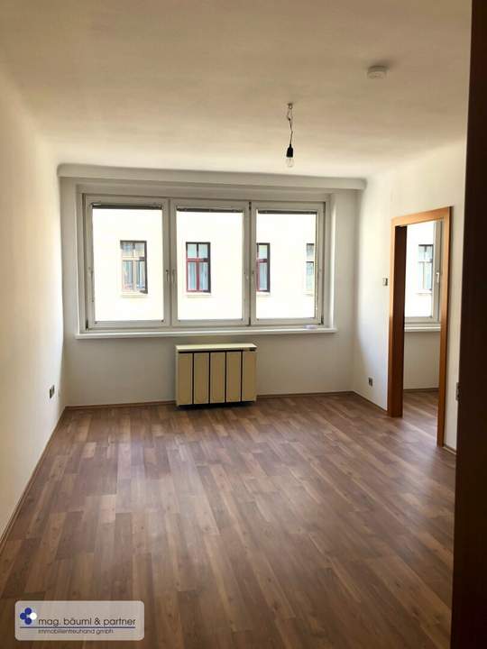 Helle ruhige 3 Zimmer mit Blick in den grünen Innenhof zentral in einem sanierten Haus