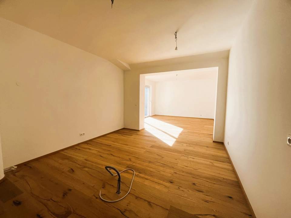 Helle 4-Zimmer-Wohnung mit 95 m² und 16 m² Terrasse im 2. Obergeschoss