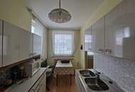 LIEBEVOLLES, RENOVIERUNGSBEDÜRFTIGES LANDHAUS MIT HERRLICHEM, RUHIGEN GARTEN